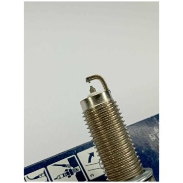 Свеча зажигания BOSCH 0 242 135 557