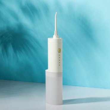 Ирригатор для полости рта LuazON LIR-02 портативный 200 мл 3 режима 1 насадка от USB 1659₽