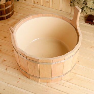 Шайка-таз из липы 20 л с пластиковой вставкой 2327₽