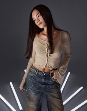 Бежевая укороченная многослойная блузка Gloria Jeans 1399₽