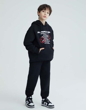Чёрные спортивные брюки Jogger oversize с патчем Gloria Jeans 1999₽