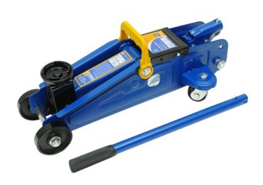 Домкрат KRAFT KT 820001 подкатной гидравлический 2т кейс 3730₽