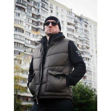 Жилет размер L хаки 7200₽