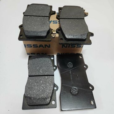 Колодки тормозные передние Nissan D1060-1LB0A 2433₽