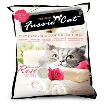 Наполнитель для кошачьего туалета Fussie Cat комкующийся с ароматом розы 10 л 1138₽