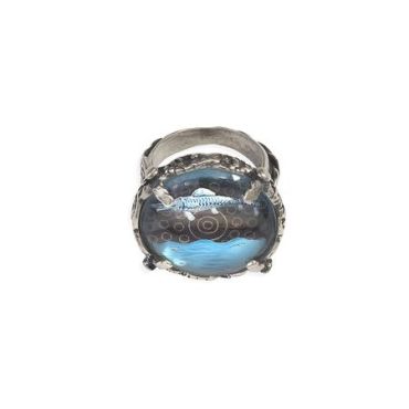 Gem Kingdom Кольцо из серебра с резным голубым хрусталем и рисунком рыбы 15900₽