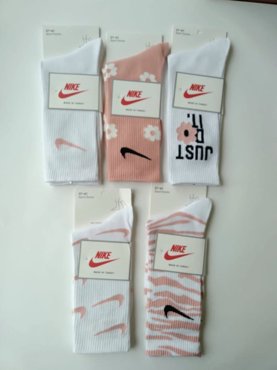 Комплект носков женских Nike WD белых розовых 37-41 5 пар реплика 850₽