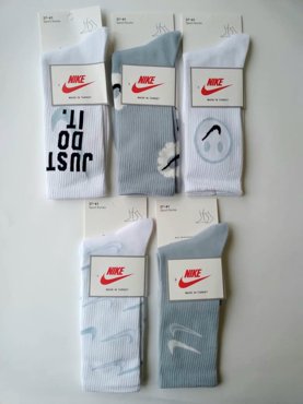 Комплект носков женских Nike WD белых серых 37-41 5 пар 600₽
