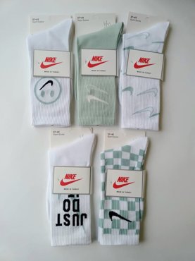 Комплект носков женских Nike WD белых зеленых 37-41 5 пар реплика 689₽