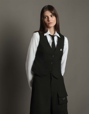Жилет для девочки Gloria Jeans GJC006291 черный XS164 1799₽