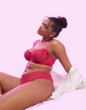 Розовый бюстгальтер на косточках из сетки с сердечками ASOS DESIGN Curve Minnie 2490₽