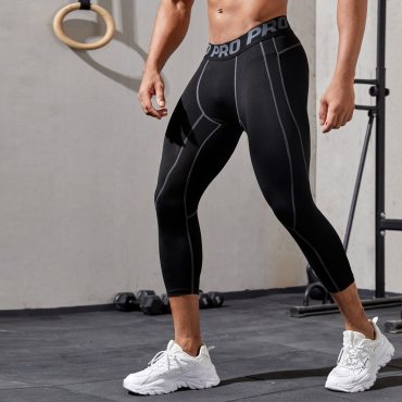 Спортивные тайтсы с текстовой лентой для мужчины